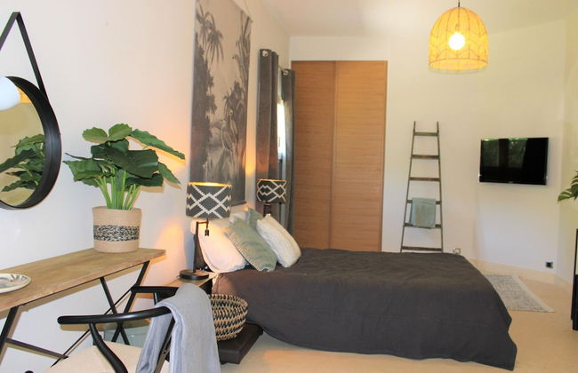 Holiday Home in Bagnols-en-foret With Pool - Photo 10