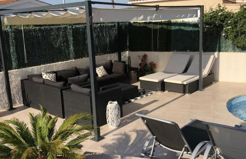 Casa con Piscina, A/A, BBQ, WiFi y Garaje en Sant Pere Pescador - ES-89-76 - Foto 1