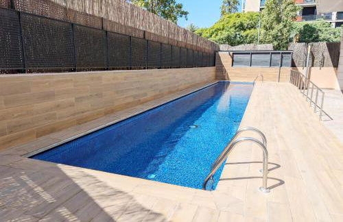 Spacious 2 Bedroom Apartment with Terraces Pool and Parking near the Beach - Foto 6