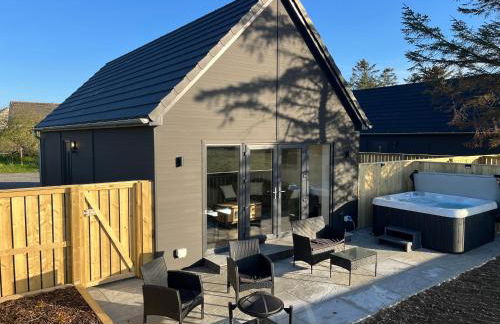 Thrumster Lodges - 3 Luxurious Self Catering Lodges on the NC500, 2 with Hot Tubs - Photo 49