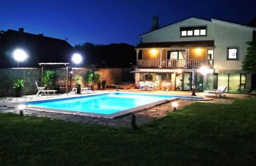 LE LLAR casa con 2 PISCINAS 1 CLIMATIZADA INTERIOR muy cerca de Santiago de Compostela - Foto 27