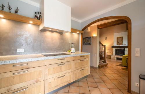 Charming French Villa with Pool - Foto 7