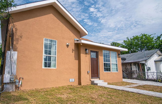 Charming 3BR 2BA Gem Close to Downtown Riverwalk - Foto 27