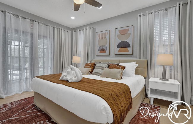 Modern Chic 7-BR with Pool & Gameroom - Foto 2