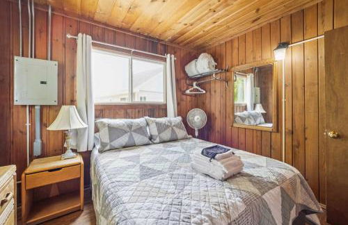 Sunnyside 3BR 1BA Relaxing Lakefront Retreat - Foto 13