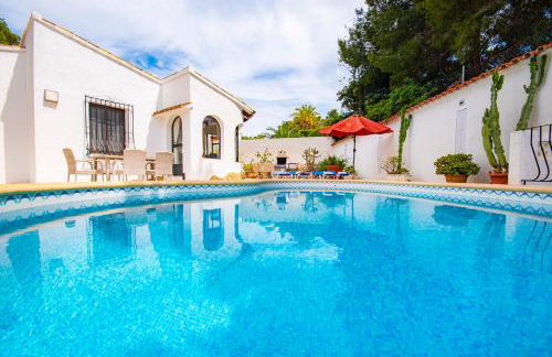 Villa Yvonne - chill out, free WIFI, close to facilities - Foto 1