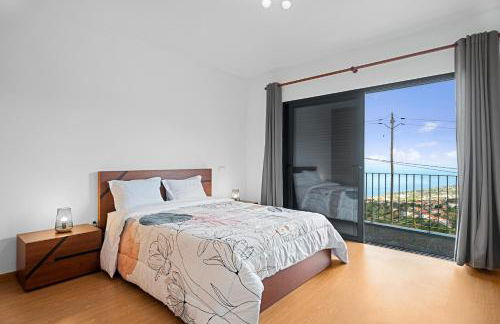 Calheta Paradise Holiday Home - Free Parking & Views - Photo 4