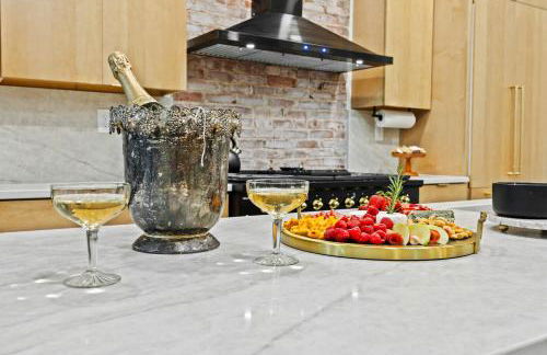 Gatsby House Mansion w Game Lounge & Hot Tub - Foto 16