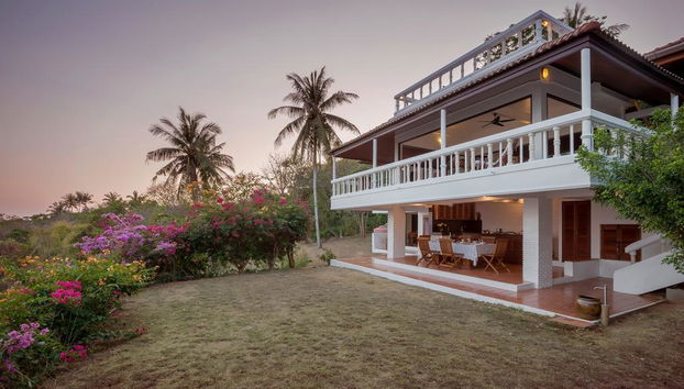 Baan Khunying - Secluded Phuket Beachfront Villa - Photo 4