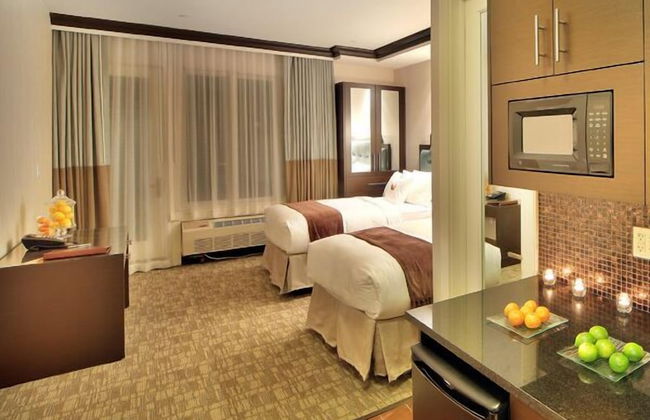 Aura Hotel Brooklyn - Photo 13