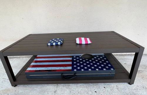 Modern 3 King Beds, Beautiful Large Backyard, WFH, Long Stays, Waterfall, WI-FI, FWY, 25 mins to Beach - Photo 37