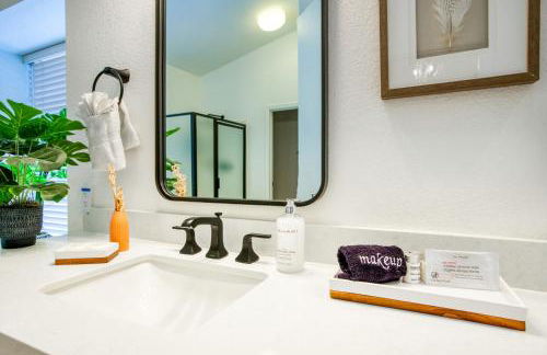 Upscale Phoenix Abode Walk to South Mountain Park - Foto 12