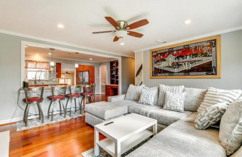 Spacious Home with Tranquil Patio about 29 Mi to DC! - Foto 1