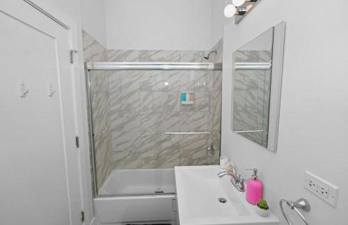 Charming 420Friendly 3BR South Loop Near McCormick 2001 South State St - 4F - Photo 22