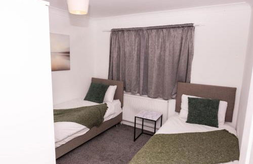 Conyngham Villa, Luxury Detached House, 6 Beds, 4BR,Large garden, Parking - Sleeps 8 - Foto 32