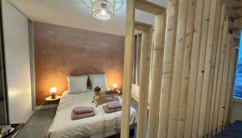 LeRelaisdOdile - Studio Cosy - Proche Metro - Parking Gratuit - Mons-en-Barœul - Foto 2, towels, wardrobe