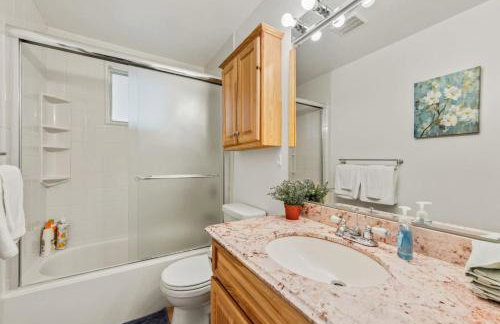 Parkside Escape Oasis in Bellevue fully fenced - Foto 25