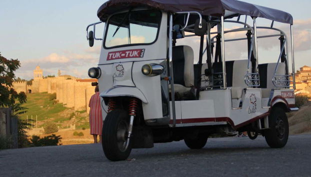Parcourez Ávila en tuk-tuk