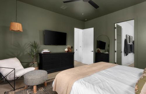 Heated Pool, Game Room, Outdoor Movies, Mins to Downtown, Sleeps 14 - Foto 23