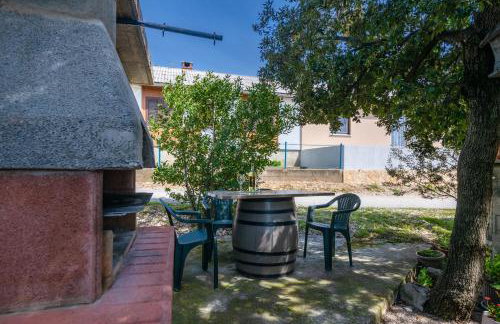 Sea apartment by beach Vine, olive oil tasting, kajaks, grill - Photo 22