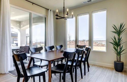 Washington Home w/ Mtn Views, Near Hiking! - Photo 8