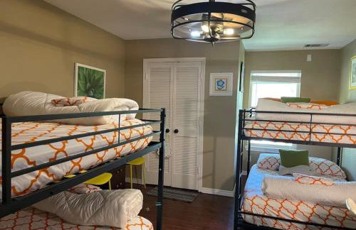 Massive lakefront home with HOT TUB - Foto 33