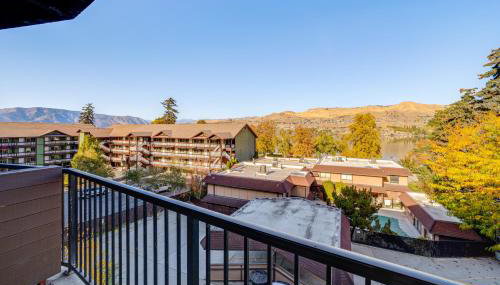 Walk to the Lake Chelan Condo with Mtn Views! - Foto 2