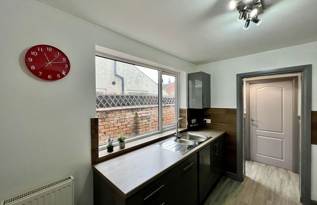 Bramhall House - Photo 14