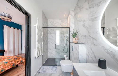 Superbe 2 pièces avec Jacuzzi privatif face Gare Proche Cathédrale - Foto 10