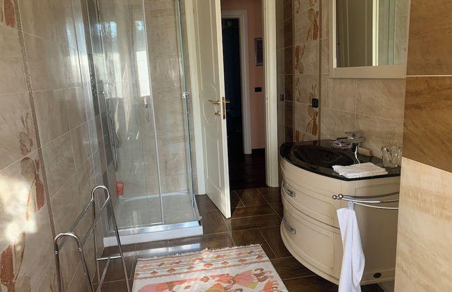 Remarkable 6 Bedrooms Villapiemonte With Land - Foto 12