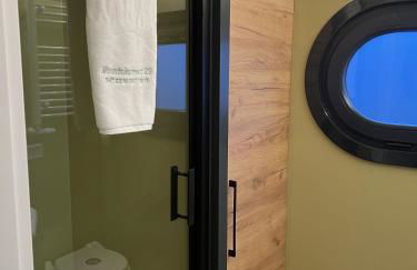 Hausboot mit Motorboot - Foto 15