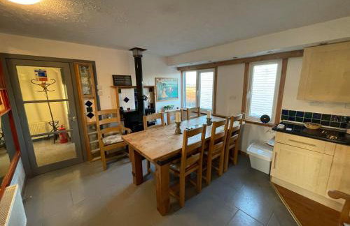 Self Catering Spacious open plan 3 bed apartment with sea views - Foto 9