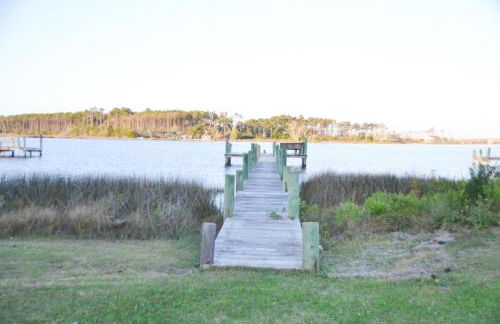 3BR Cottage Waterfront Wade Creek Fishing Boating - Foto 2