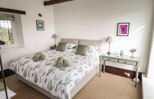 Swallow's Nest - Photo 6