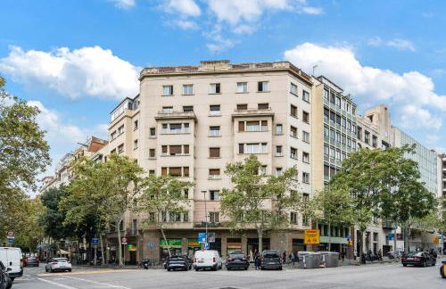 For couples, families and groups, Barcelona center - Photo 24