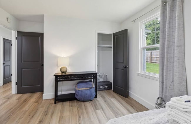 Chic Retreat Near Airport & Downtown Nashville by RedAwning - Photo 10