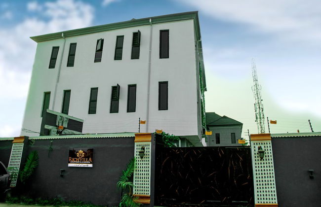 RichVilla Apartments & Hotels - Foto 1