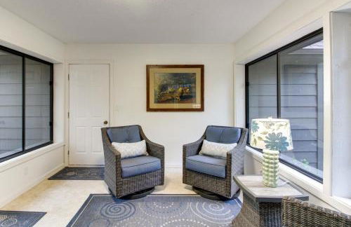 Breezy Point Cabin Deck with Golf Course Views! - Foto 12