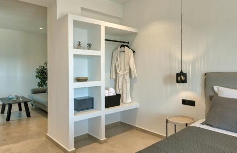 Marea Luxury Suites - Photo 43