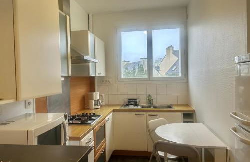 T3 prés de la gare et centre Lorient Parking - Foto 13