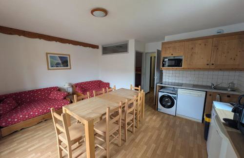 Appartement 4 pièces pour 6-8 personnes, 2 chambres, 1 cabine, 2 canapés-lit double dans le salon, au pied des pistes et piscine l'été, wifi fibre - Foto 15