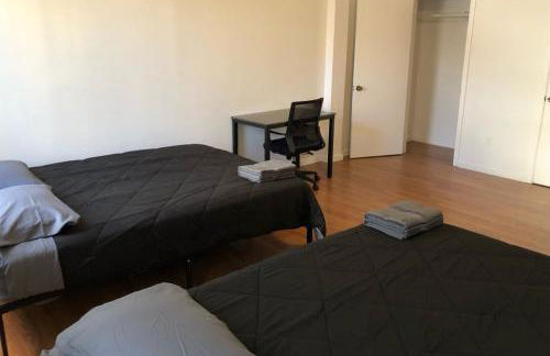 Large apartment, sleeps up to 10 people comfortably, direct NYC Manhattan train only 5 minute walk away, MetLife Stadium FIFA World Cup 25 minutes away - Foto 6