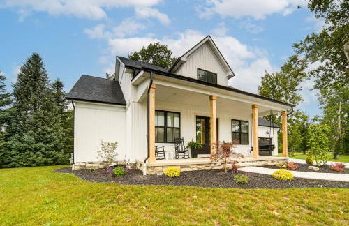 Walk to Lake Erie Sleek Retreat with Screened Patio - Foto 28