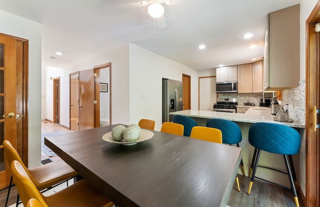 Charming Poconos Retreat With hot tub Fireplace - Foto 10