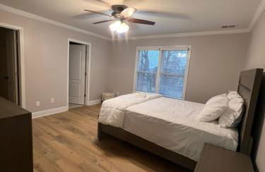 Spacious Gorgeous 3bd home with large deck Close to EVERYTHING - Foto 12