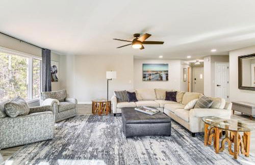 Waterfront Lake Coronado Home with Deck and Views - Foto 6