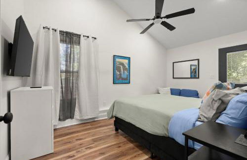 2BD 2BA Designer Cottage in Decatur - Foto 10