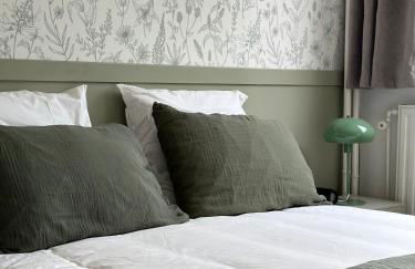 Aux Trompettes Violettes - Foto 20