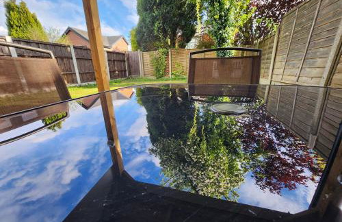 Newly Refurbished 3 Bedroom House with Lovely Garden - Foto 1