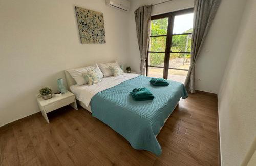 Villa Cecilia - 4 bedrooms, 4 bathrooms, inside heated pool, gym - Photo 15